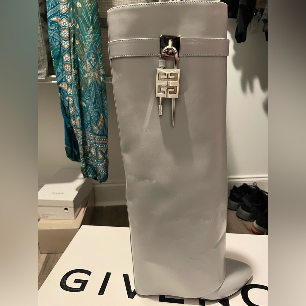 Givenchy Shark Lock boot perfect condition worn twice comes with box dust bag